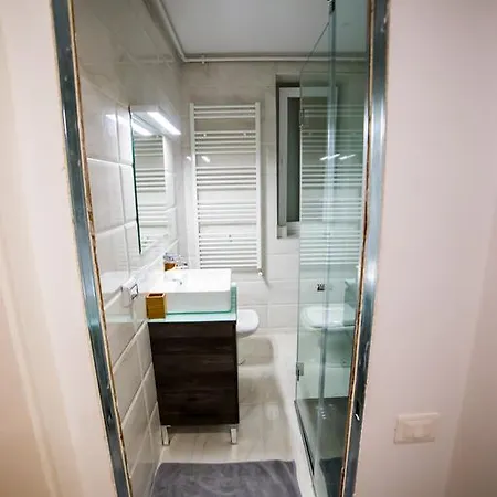 Gran Via Victoria Apartment *